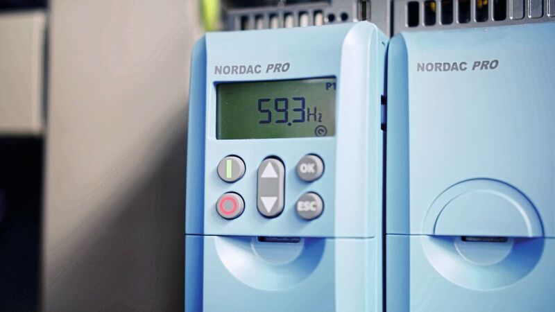 Der Frequenzumrichter Nordac PRO SK 550P wurde für das Jütro-Projekt in der Ausstattung als Maschinenumrichter mit Ethernet-Anbindung und für Leistungen von 0,25 bis 1,5 kW ausgewählt. (Bild: Nord Drivesystems)