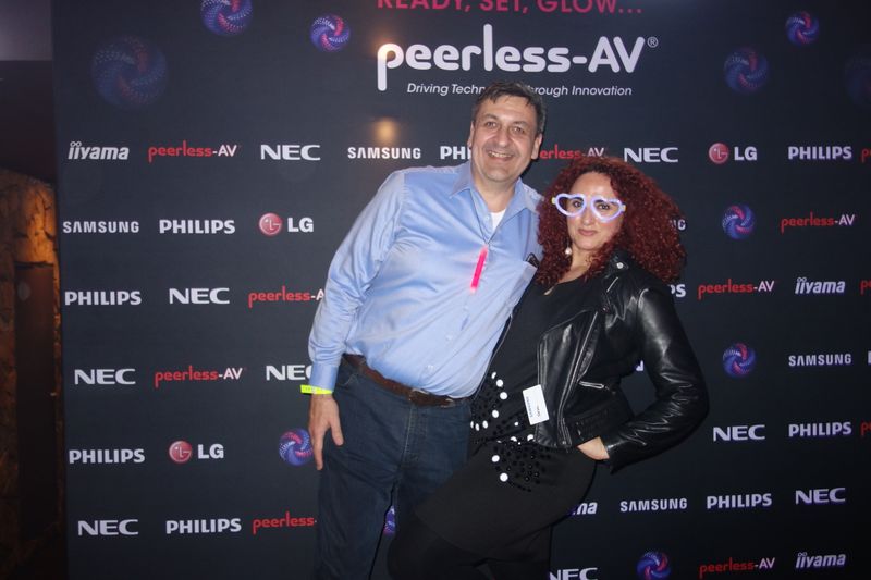 Stefan Krüger, peerless-AV und Besa, IT-BUSINESS, haben immer Spaß! (Bild: IT-BUSINESS)