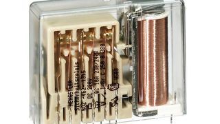 Das Sicherheitsrelais H-462 von Hengstler ermöglichen den effizienten Aufbau von Sicherheitsschaltungen in der Bahntechnik. (Bild: Hengstler GmbH)