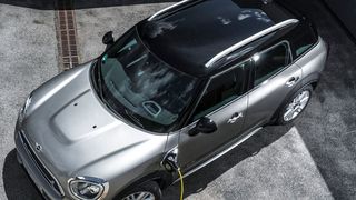 Der Mini Countryman ist ab Juni auch mit Stecker zu haben. (Mini)