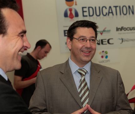 Marcus Adä (li) und Robert Beck von Ingram Micro im Gespräch.jpg (Archiv: Vogel Business Media)