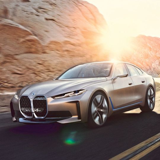 Der BMW Concept i4 sieht der kommenden Serienversion wohl schon recht ähnlich.(Bild:  BMW)
