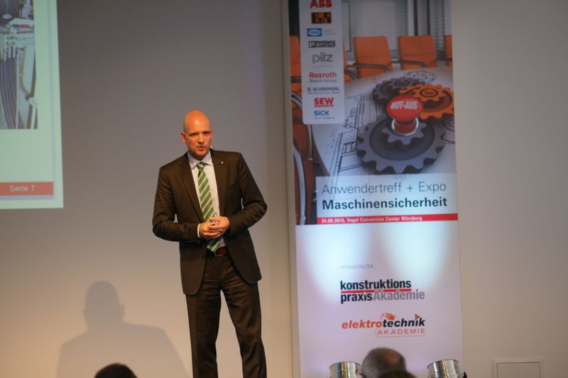 Referenten waren Jörg Huttelmaier (Huttelmaier GmbH) und ... (S. Willeke, konstruktionspraxis)