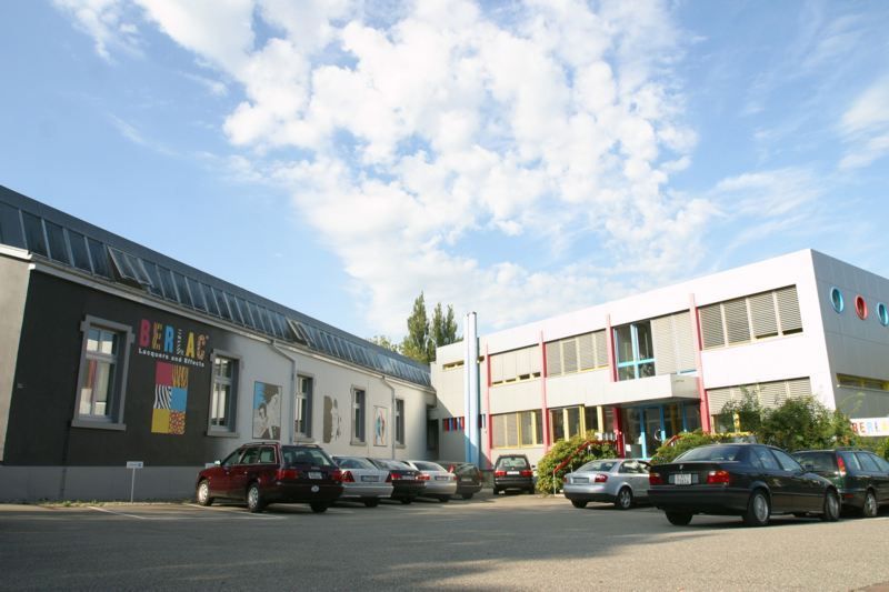 Firmengebaeude_OEM_Partners.jpg ()