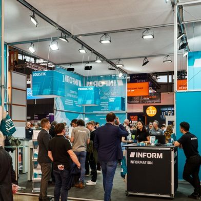 Inform präsentierte auf der diesjährigen LogiMAT KI-gestützte Lösungen für mehr Transparenz in der Wertschöpfungskette. (Bild: Inform GmbH)