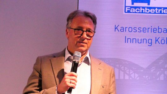 ZKF-Präsident Arndt Hürter berichtete von zähen Gesprächen mit Versicherern und Schadensteuerern. (Bild:  Wenz - VCG)