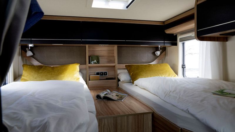 Das Schlafzimmer bietet Platz für zwei Einzelbetten. (Bild: Erwin-Hymer-Gruppe)