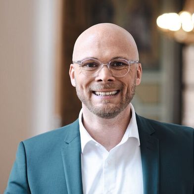 Hat „zum ersten Mal das Gefühl, Licht am Ende des Digitalisierungstunnels im Bereich von Staat und Verwaltung zu sehen“: Dr. Fabian Mehring, Bayerischer Staatsminister für Digitales. (© Andreas Gebert)