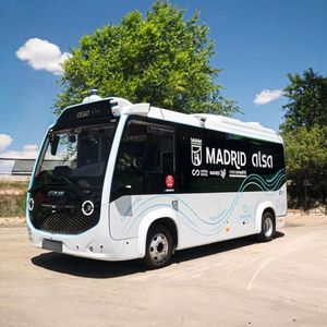 Das Pilotprojekt kombiniert autonomes Fahren, 5G-Kommunikation und einen bedarfsgesteuerten Betrieb, um den öffentlichen Nahverkehr flexibler und effizienter zu gestalten. (Bild: MOBILITIES FOR EU)
