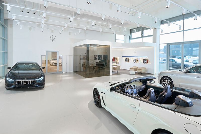 Entstanden ist der Showroom auf dem Gelände des VW-Zentrums Saarbrücken-Ost, also in einer bestehenden Immobilie von Scherer. (Bild: Scherer-Gruppe)