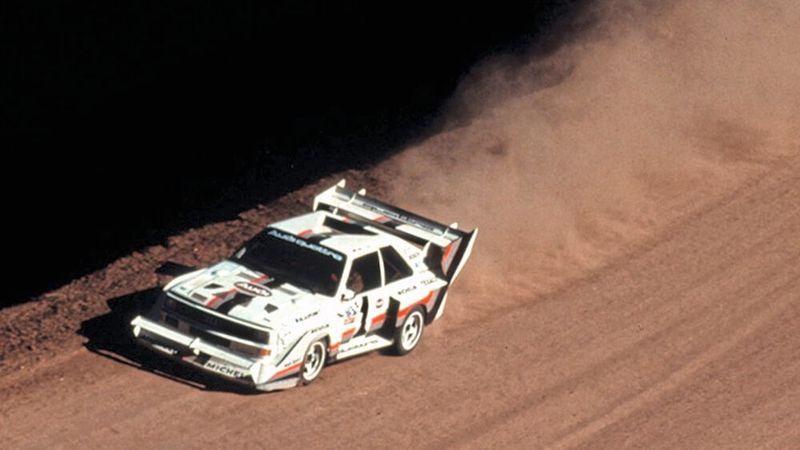 Mit einer weiteren Variante, dem Sport quattro „E2 Pikes Peak“ stellte Walter Röhrl 1987 am Pikes Peak in den USA einen neuen Streckenrekord auf. Dabei soll der quattro über eine Motorleistung von mindestens 441 kW (600 PS) verfügt haben. Beim Rallycross gab es dann Ende der Achtziger- und Anfang der Neunzigerjahre noch einige S1- und E2-Rallycross-Specials, deren Motoren mehr als 478 kW (650 PS) leisteten. (Bild: Audi AG)