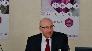 Dr. Reinhard Pfeiffer, stellvertretender Vorsitzender der Geschäftsführung der Messe München: „Wir freuen uns auf eine erfolgreiche Jubiläums-Analytica. In den nächsten Tagen wird vor allem die digitale Transformation im Labor ein wichtiges Thema vieler Vorträge und Präsentationen sein.“  (Platthaus/LABORPRAXIS)