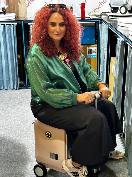 In Zukunft düse ich mit diesem Köfferchen herum. Achtung, man darf max. 130 Kilo wiegen (Puh, nochmal Glück gehabt). (Bild: Vogel IT-Medien)