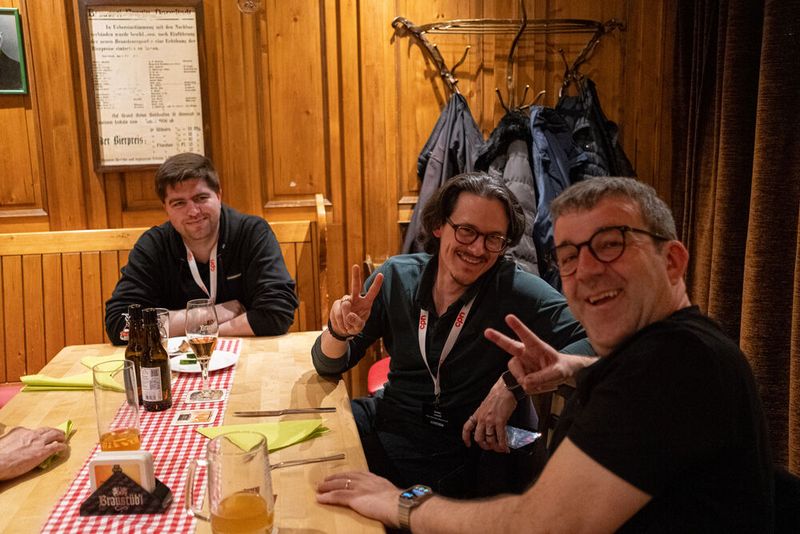 (V. l.) Dominic Blanke (Comspot), Sandro Lunardi (Moll) und Kurt Weber (DQ Solutions) (Bild: Niklas Christensen)