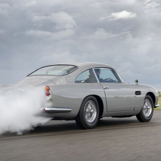 Keine Filmfiktion: Aston Martin baut erneut den DB 5 – inklusive sämtlicher James-Bond-Gimmicks.(Bild:  Max Earey)