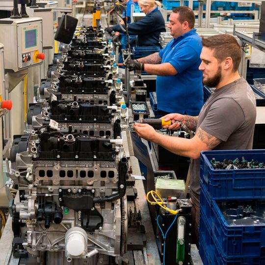 An Automotoren wird bei Ford vorerst nicht mehr gearbeitet.(Bild:  Ford / Roger Donovan)