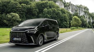 Mit dem LM bringt Lexus ein bislang für asiatische Märkte entwickeltes Modell nun nach Europa. (Bild: Lexus)