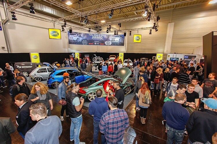 Auf der Essener Motor Show ist die Ausstellung der Finalisten des Tunig-Wettbewerbs ein Magnet für Autobegeisterte. (Foto: E-Mags-Media)
