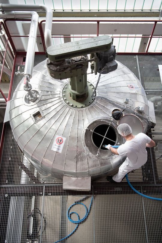 In der Biotechnologie erfordern GxP-konforme Prozesse präzise Messwerte und eine lückenlose Dokumentation.(Bild:  Jungbunzlauer Ladenburg / Oliver Oettli)