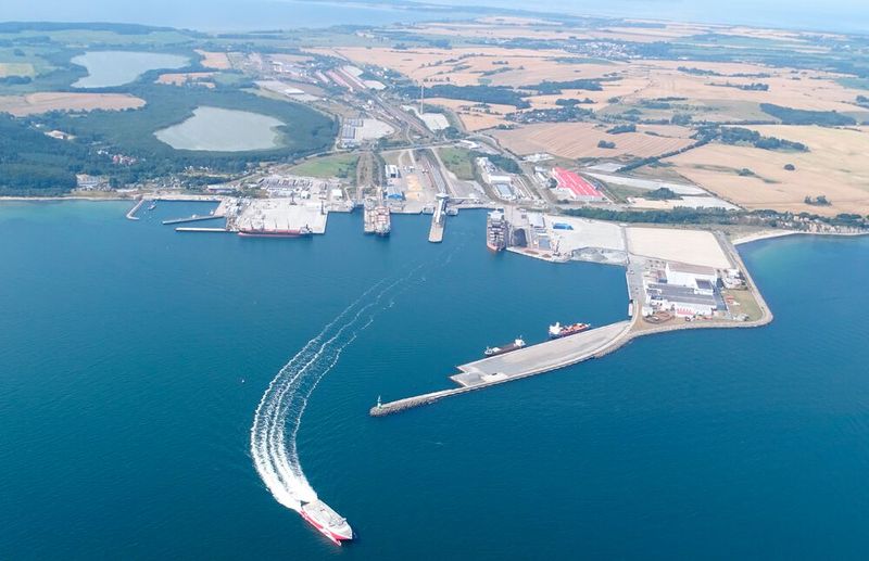 Am Hafen Murkan im Bundesland Mecklenburg-Vorpommern hat das Unternehmen den passenden Standort für das Brownfield-Projekt gefunden. (Bild: Fährhafen Sassnitz)