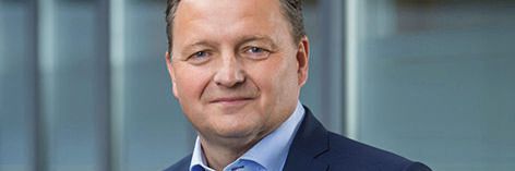 Jürgen Dieter Böhm ist ein deutscher Realschullehrer und seit 2014 Vorsitzender des Bayerischen Realschullehrerverbands Jürgen Dieter Böhm ist ein deutscher Realschullehrer und seit 2014 Vorsitzender des Bayerischen Realschullehrerverbands