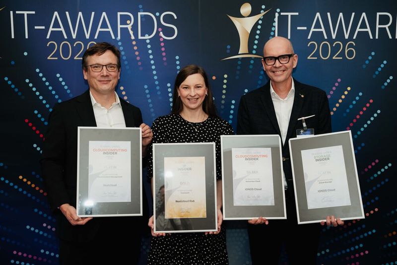 Christoph Weissthaner und Anastasia Omlitz von Nextcloud und Uwe Geier von IONOS Cloud. (Bild:  Manuel Emme Fotografie)