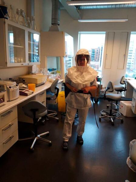 Working with the coronavirus requires strict biological control measures and is done in a level 3 biosafety lab. (NTNU)