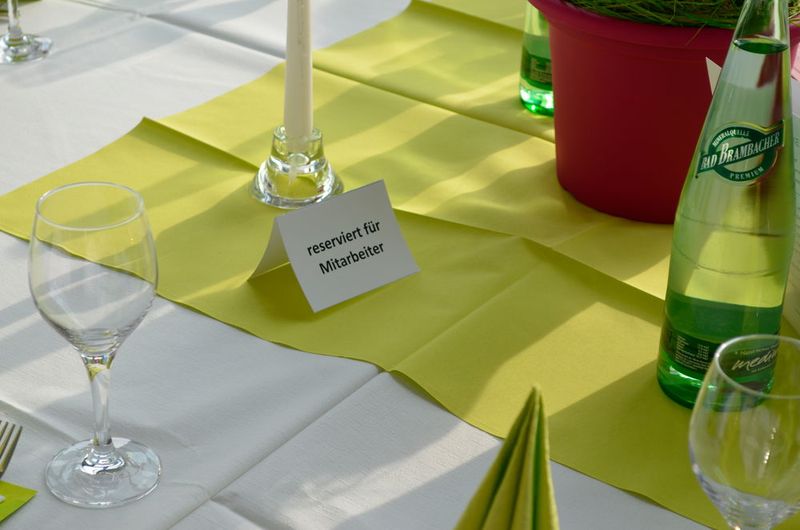 Zur Abendveranstaltung waren die Schandert-Mitarbeiter aus allen Betrieben eingeladen. (Bild: Grimm/»kfz-betrieb«)