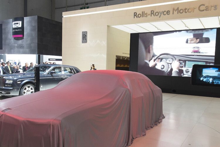 Verhülltes am Rolly-Royce-Stand. (Foto: Autosalon Genf)
