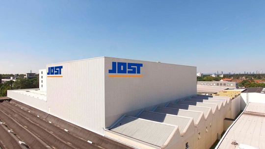 Strategischer Stärkungsschritt! Durch einen Zukauf hat Jost Werke auch einen Kransektor erworben. Dieser gilt aber nun als nicht weiterzuführendes Geschäft. Er wird deshalb an Mutares weiterverkauft ...(Bild:  Jost Werke)