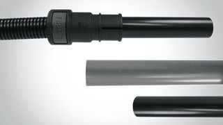 Das Kabelschutzrohr aus hoch flammgeschütztem Polyamid 6 ist zugelassen nach EN45545-2 HL3 und wurde speziell für den Schutz von Kabeln und Leitungen im Bahntechnik-Innenbereich entwickelt. (FIP)