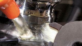 Aufgrund steigender Qualitätsforderungen umfasst der letzte Bearbeitungsprozess bei Wälz-
körpern, Außen- und Innenringen eine meist mehrstufige Oberflächen-Feinstbearbeitung im Kurzhubhonverfahren.  (Bild: Supfina)