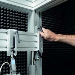 Die Norelem Klemmhebel dienen dem schnellen Fixieren und Positionieren.(Bild:  Zedler-Institut/Norelem)