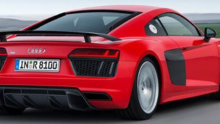 Der 5,2 Liter große Zehnzylinder-Saugmotor treibt den neuen R8 auf bis zu 330 Stundenkilometer an. (Foto: Audi)