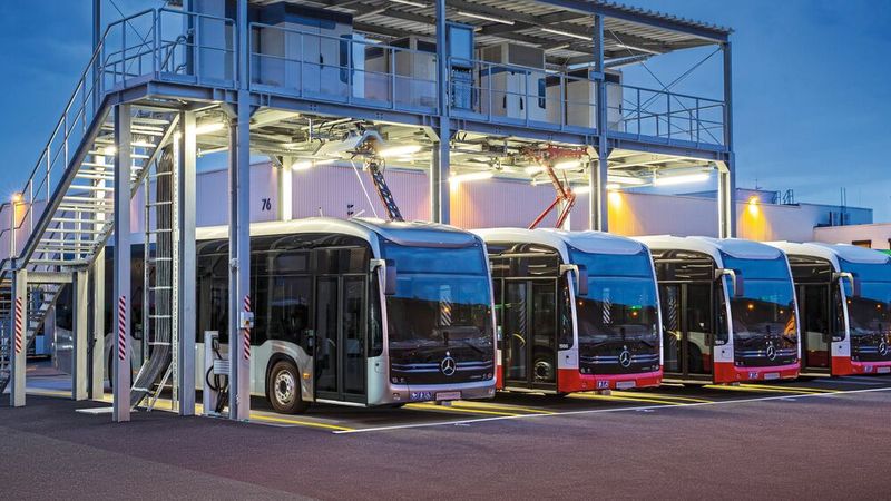 Die Zahl der Elektrobusse in den Flotten des öffentlichen Nahverkehrs wächst.(Bild:  Daimler Buses)