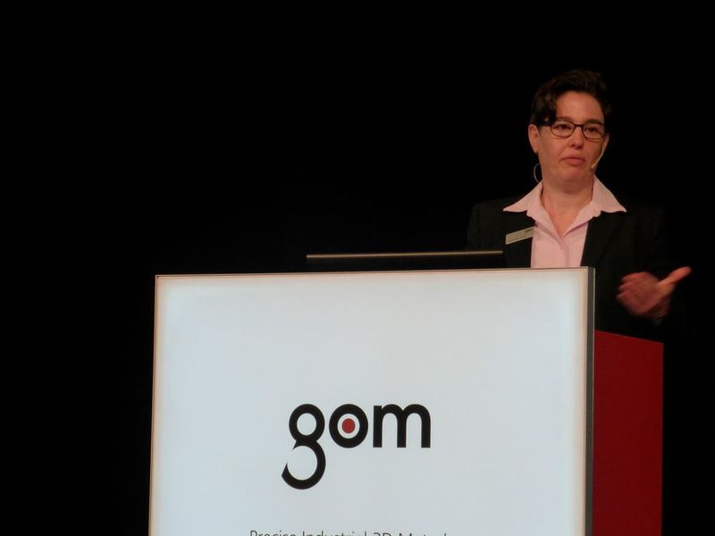 Stephanie Adolf, ‎Sales Operations Manager bei GOM, skizzierte die Herausforderungen im Karosseriebau: „Design/Optik, Sicherheit/Komfort und Effizienz/Umwelt – diese Herausforderungen müssen Autobauer bewerkstelligen.“ (Finus)