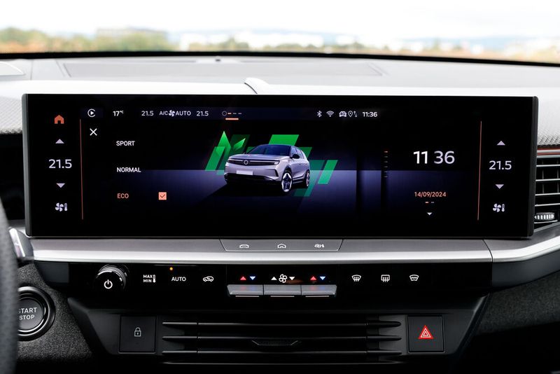 The infotainment software operates quickly and logically. (Image:Opel)