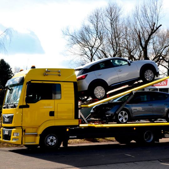 Auch wenn es aufwändig ist: Aber zur Nachbesserung bei einem Sachmangel muss das Auto zurück zum Verkäufer.(Bild:  Mauritz)