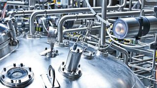 Die kompakte, hygienegerechte Systemlösung zur Druckregelung in Tanks reagiert sehr schnell auf Änderungen von Temperatur und Füllmenge sowie auf chemische Reaktionen.  (Bürkert Fluid Control Systems)