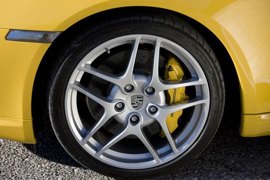 Den Porsche Cayman gibt es ab 47.000 Euro, das sind rund 11.000 weniger als bei der S-Variante. (Archiv: Vogel Business Media)