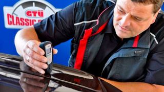 Ein Oldtimerwertgutachten nach „System GTÜ“ berücksichtigt diverse zusätzliche Fahrzeugkriterien. (GTÜ)