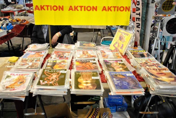 Sechs zum Preis von fünf? Etwas andere Nachschlagewerke ...  (Dominsky)