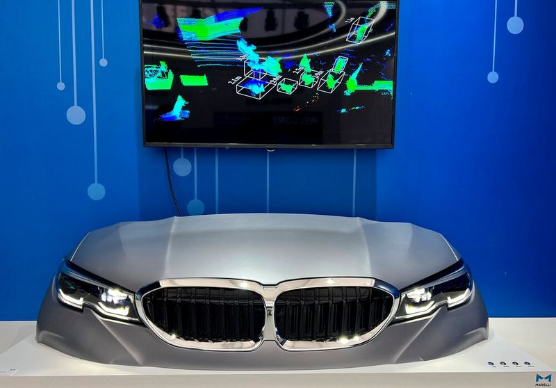 Und einen in die Scheinwerfer integrierten Lidar-Sensor. (Bild: Marelli)