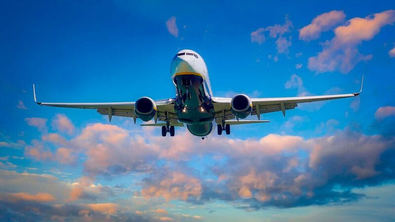 Die EU will mehr alternative Kraftstoffe im Flugverkehr einsetzen.