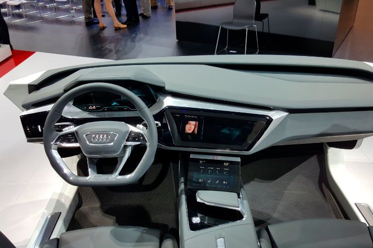 Das Virtual Cockpit wird zum Virtual Dashboard. Das Bedienkonzept soll schon bald Serie werden. (Foto: Jens Meiners)