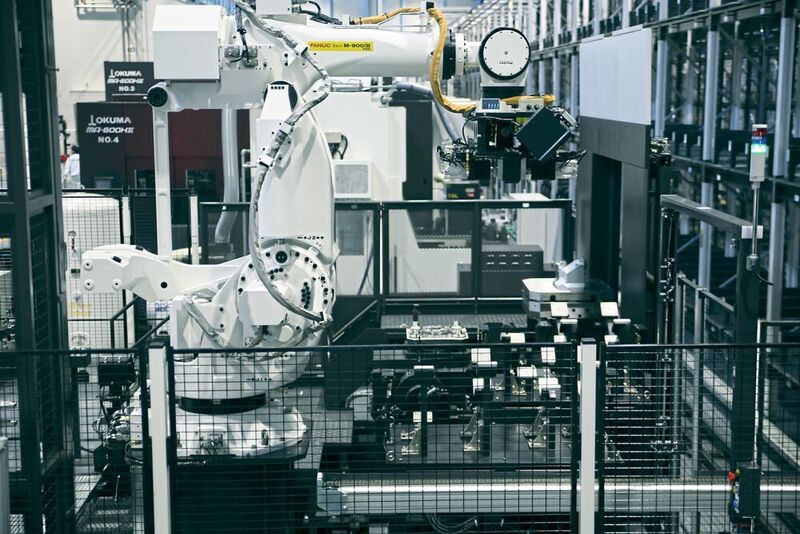 Die Okuma Smart Factories implementieren flexible Fertigungszellen und Fertigungssysteme für die unbemannte Produktion. (Okuma)