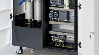 Bild 1: Dank Revisionszugängen und durchdachter Anordnung im Inneren der Hochdruckeinheit sind die Komponenten, wie Filter und Pumpen, für Service und Wartung gut zugänglich. (Bild: Müller Hydraulik)