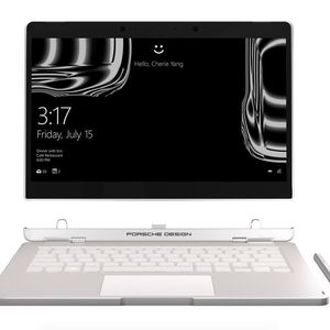 Der eigentlliche Rechner ist beim Porsche Design Book One das Tablet. Im Keyboard-Dock sitzen noch ein zusätzlicher Akku und Schnittstellen.