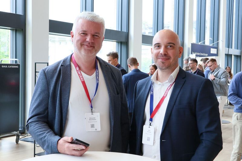 Alexander Maschenko (l.) und Rene Schlums von Midland IT (Bild: TIM AG)