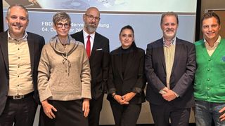 FBDi-Vorstände (v.l.n.r.): Boris Bardoukas (Vorstand), Dietlind Vinson (Vorstandsbeisitz), Thomas Gerhardt (Vorstandsvorsitz), Shirley Shirley Coblenzer (Vorstandsbeisitz), Brian Wilken (Vorstand), Helmut Müller (Vorstandsbeisitz) (Bild: FBDi)